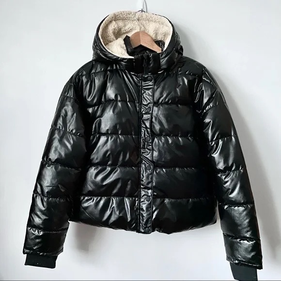 American Eagle Aerie Black Glossy Sherpa Lined Puffer Jacket NWT, Size M - Picture 3 of 11